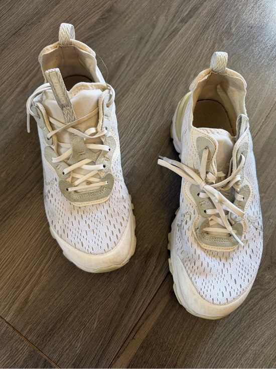 Nike Shoes - Nike White Youth Knit Running Shoes